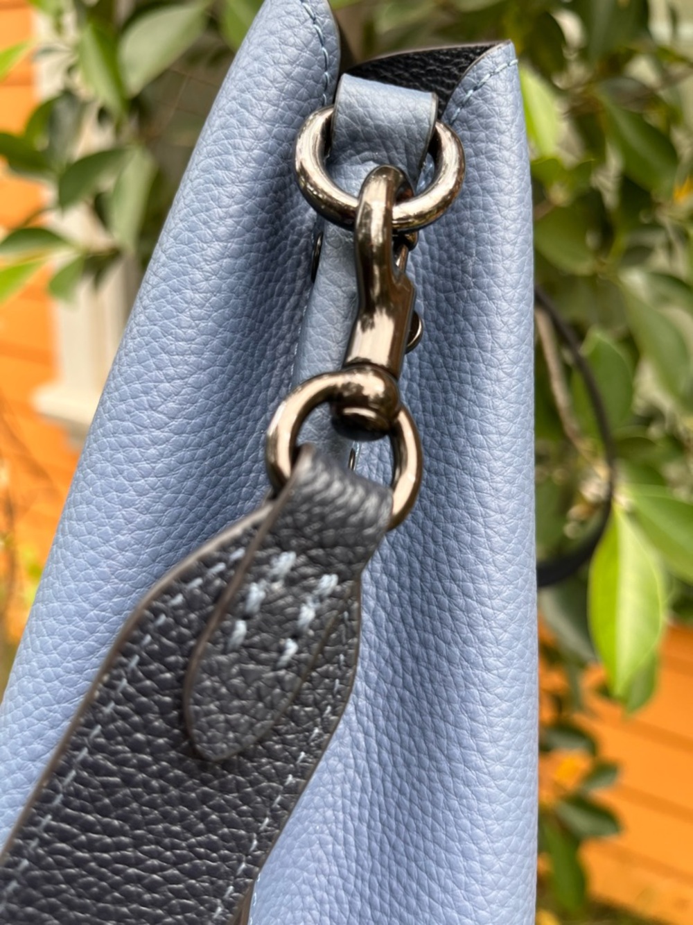 Coach Willow Light Blue Leather Crossbody Bicketwith Dark Blue Strap and Red Tag - Picture 3 of 7